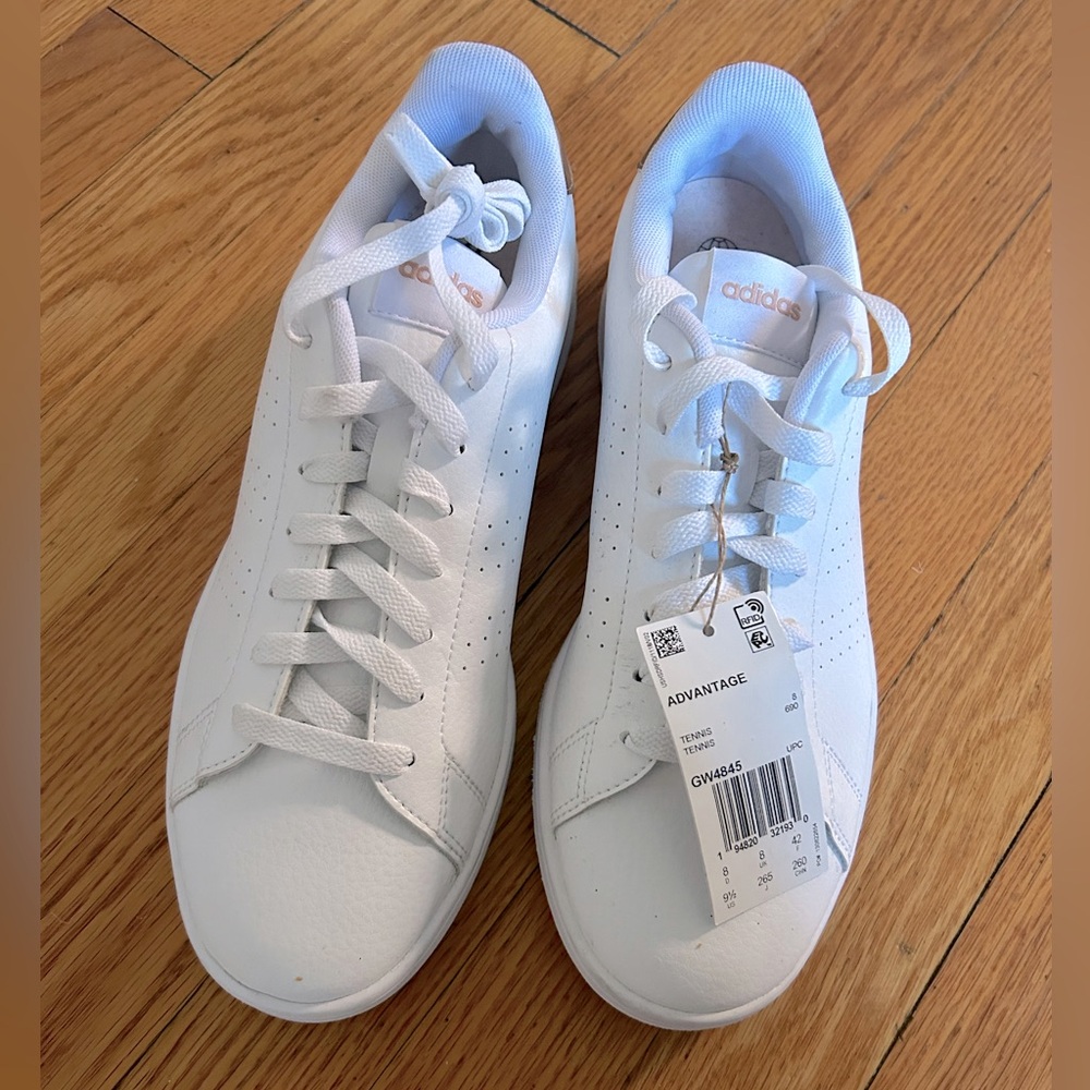 Brand New Women’s Adidas Advantage Sneaker